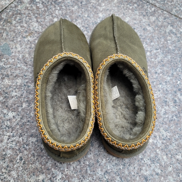 UGG slippers - Picture 8 of 11